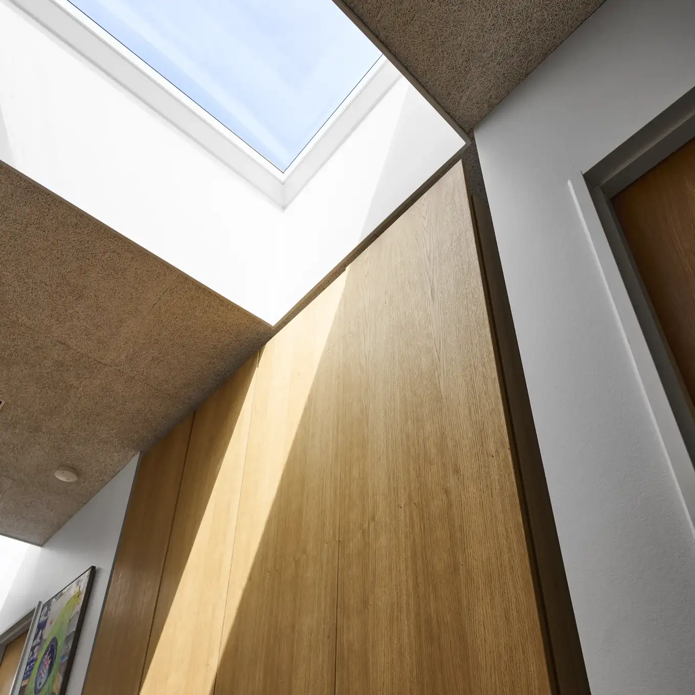 Poddasze doświetlone oknami VELUX — inspiracja producenta